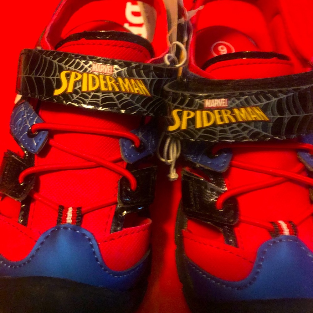 Marvel size 9 toddler